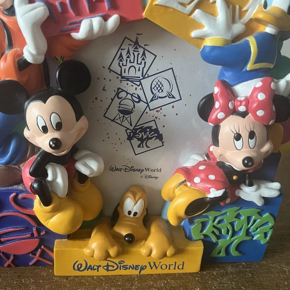 Walt Disney World 4 Parks Mickey Minnie Donald Goofy Pluto Resin 3D Photo Frame